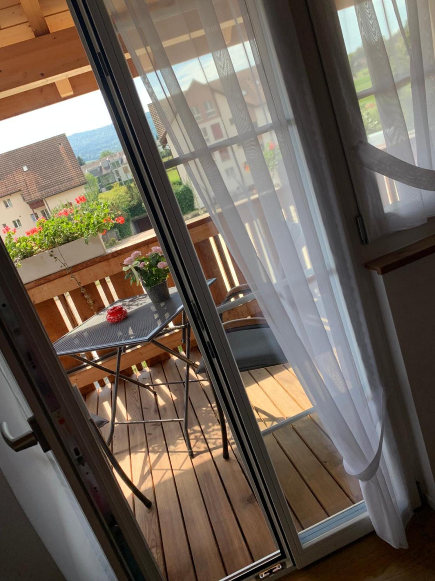 Conny'S B&B Niederweningen Exterior foto